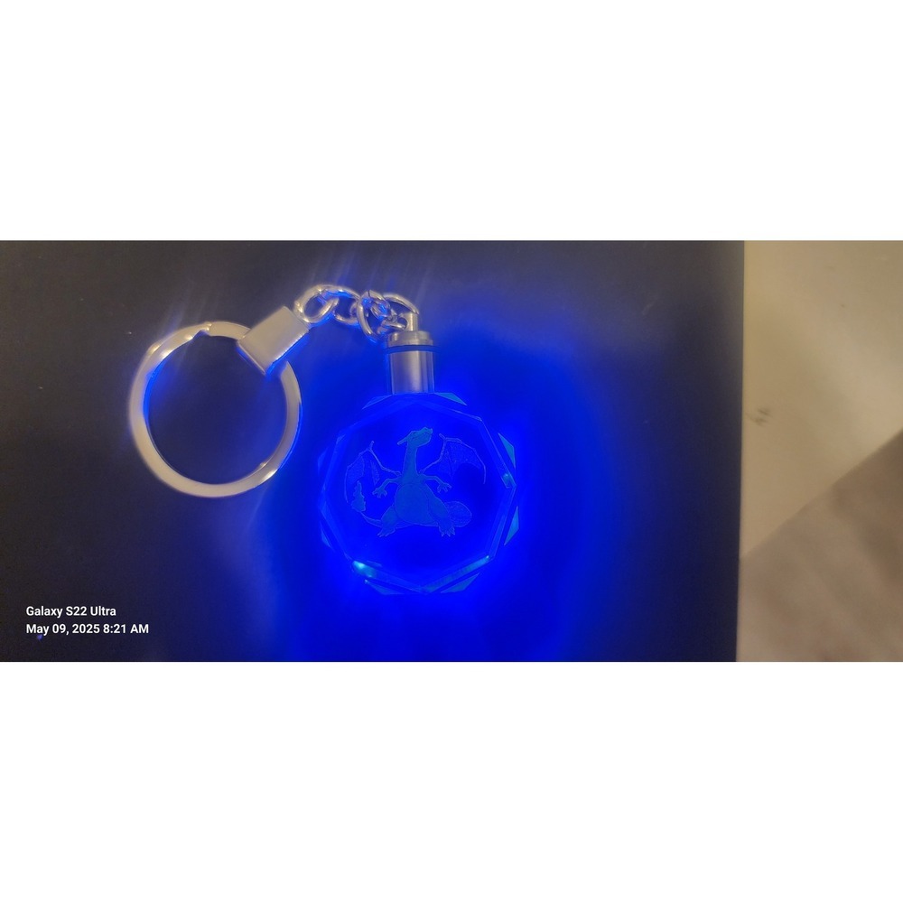 Charizard Keychain Crystal LED Light‎ Up Pokemon Keyring - Picture 3 of 5